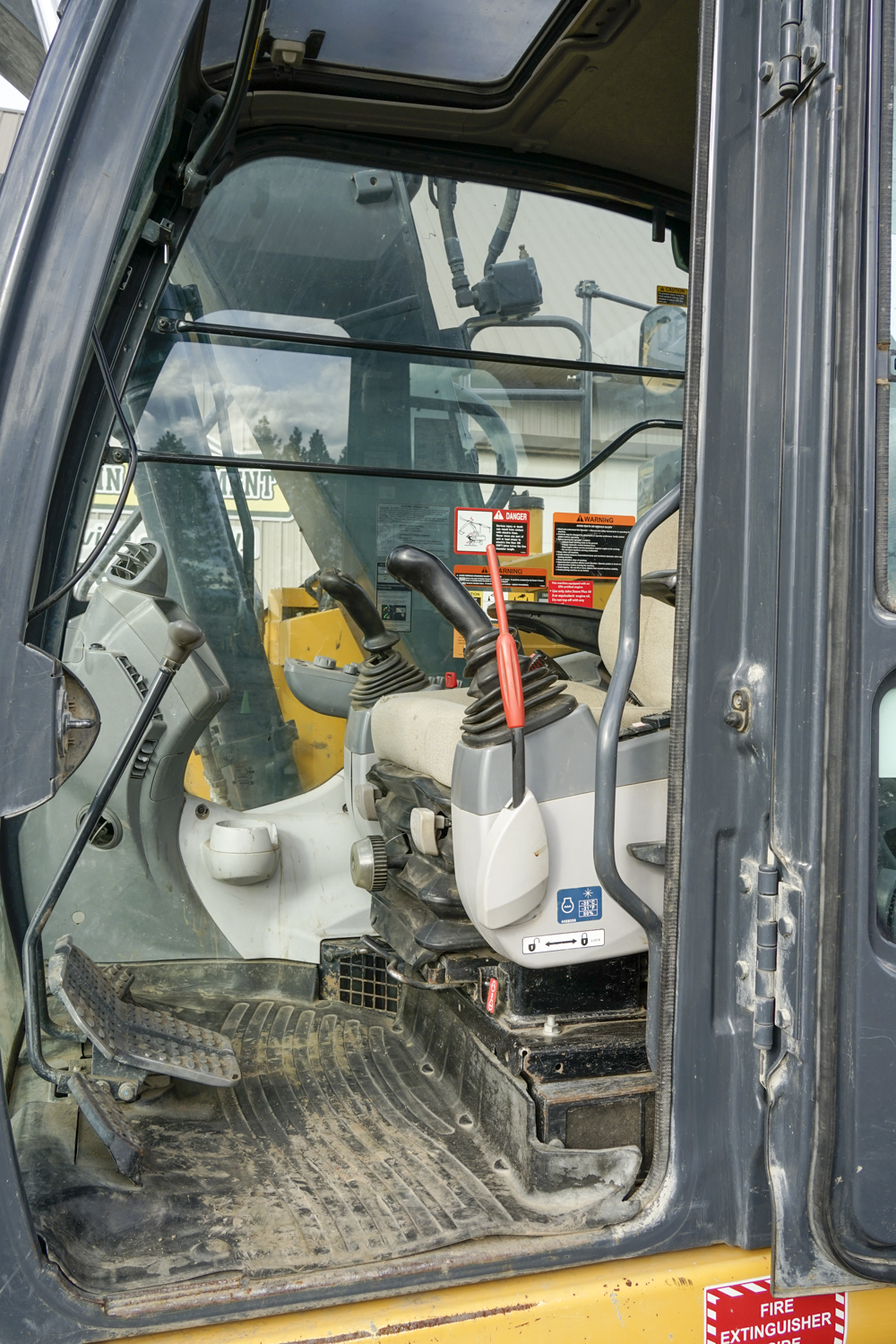 DME-FDG-Deere-135G-529-_DJM2994