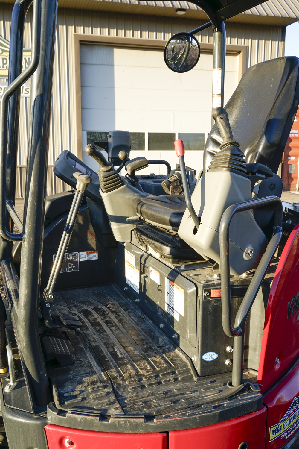 DME-FDG-Yanmar-VIO35-517-_DJM3240