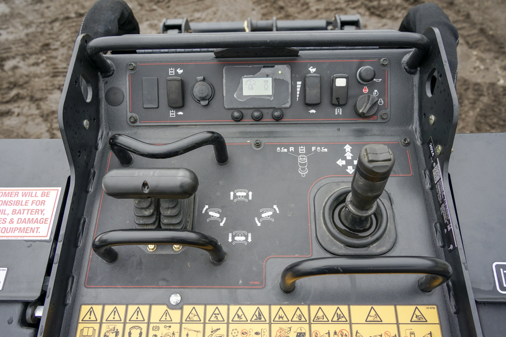 DME-Toro-Dingo-TX1000-553-FDG-_DJM3303
