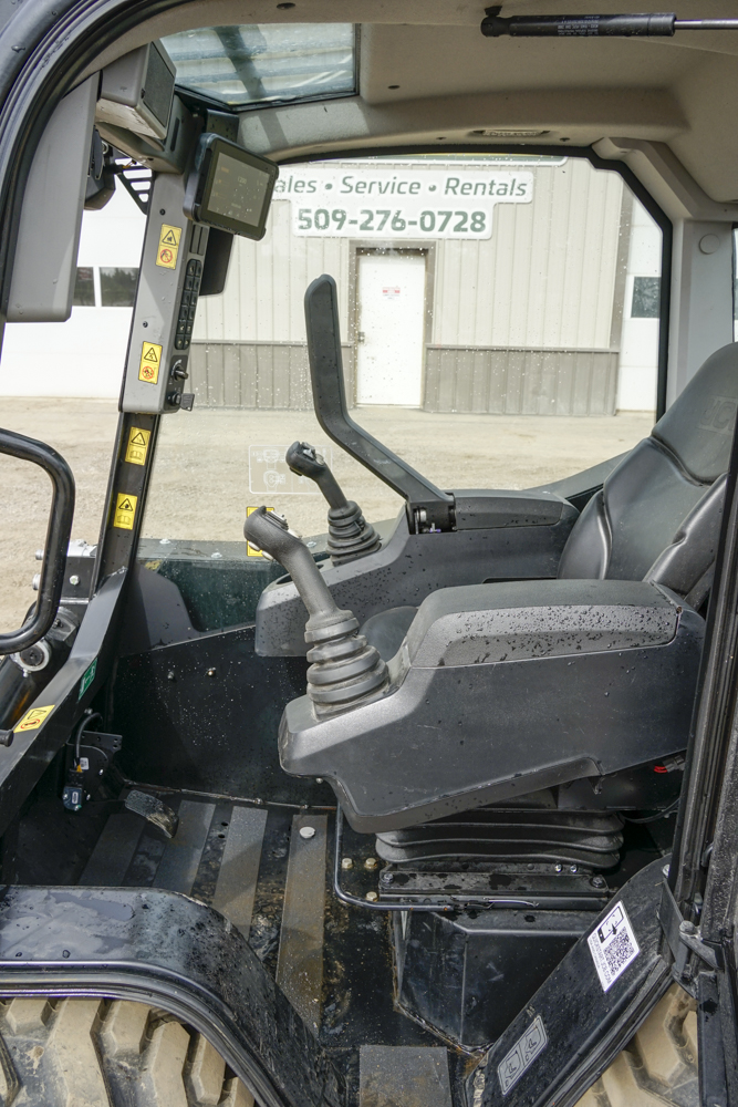 DME-FDG-JCB-215-_DJM3323